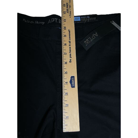 Apt. 9 Modern Fit Skinny Leg Denim Jeans Women's 16P Petite Black Mid Rise Pants - Picture 11 of 11